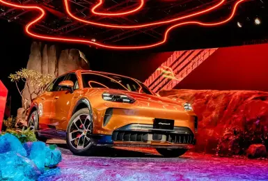 對標BMW iX5｜純電《Porsche Cayenne Electric》398萬元起！Turbo馬力破千匹 零百2.5秒