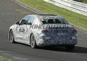明年9月發表！純電《Mercedes-Benz E-Class》重現W124的狹長俐落尾燈 