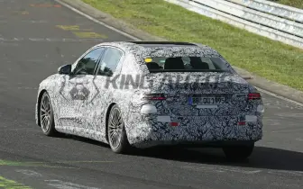 明年9月發表！純電《Mercedes-Benz E-Class》重現W124的狹長俐落尾燈 
