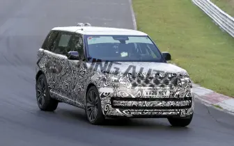 包緊緊卻是微整容！？小改款《Range Rover》紐柏林測試車暗藏玄機