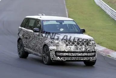 包緊緊卻是微整容！？小改款《Range Rover》紐柏林測試車暗藏玄機