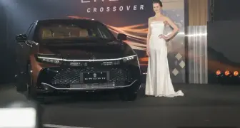 小改款Toyota Crown Crossover 渦輪油電降至200萬內 2.5油電配備大升級