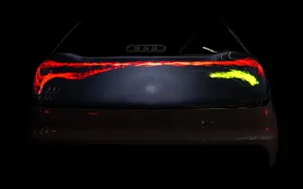 Audi燈具再突破｜全球首創曲面數位OLED Q9尾燈更有個性！