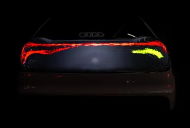 Audi燈具再突破｜全球首創曲面數位OLED Q9尾燈更有個性！