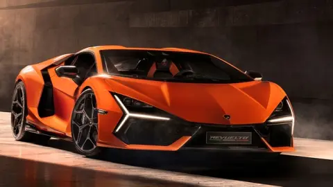 Lamborghini Revuelto