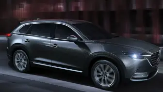 25T 2WD Premium SE - Captain Seat